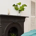 Apartment 2 Bedroom *
