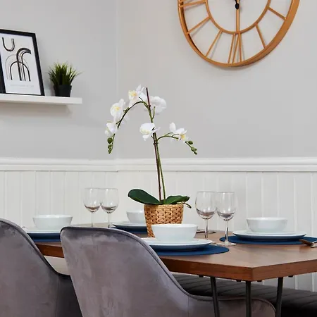 2 Bedroom Harrogate
