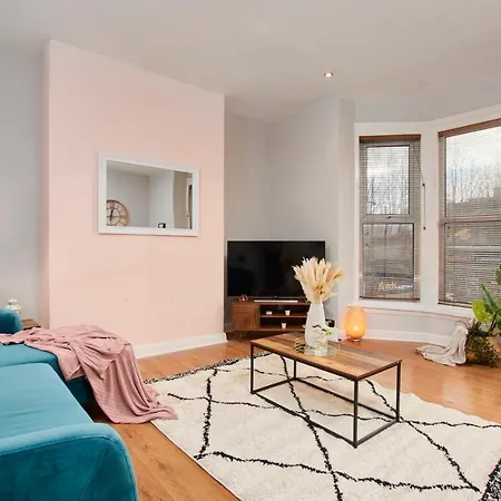 2 Bedroom Apartment *