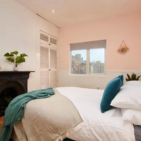 2 Bedroom Apartamento