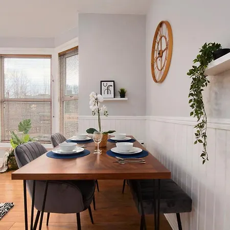 2 Bedroom
