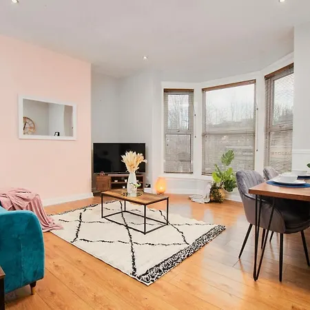 2 Bedroom 해러게이트