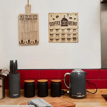 2 Bedroom Apartment *